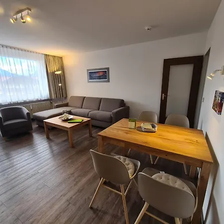 Bergidyll B11 Montana Haus Apartman *